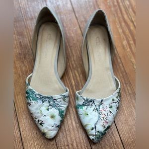 CL by Laundry Pointed Toe Flats Women’s Size 8 in Floral and Taupe